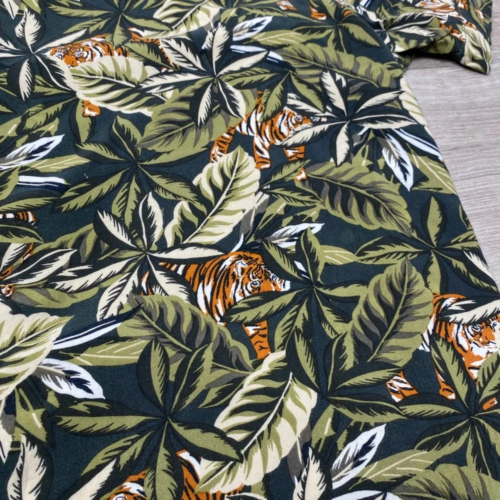 Banana Republic Shirt Men L Green Tiger Tropical Palm Camp Viscose Rayon Jungle